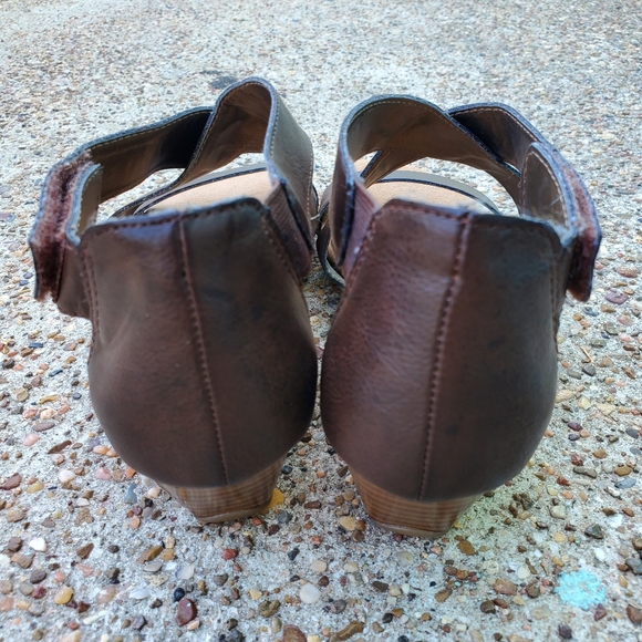 A2 Aerosoles Heelrest Dark Brown Strappy Sandals 7.5 Wedge - Picture 4 of 8